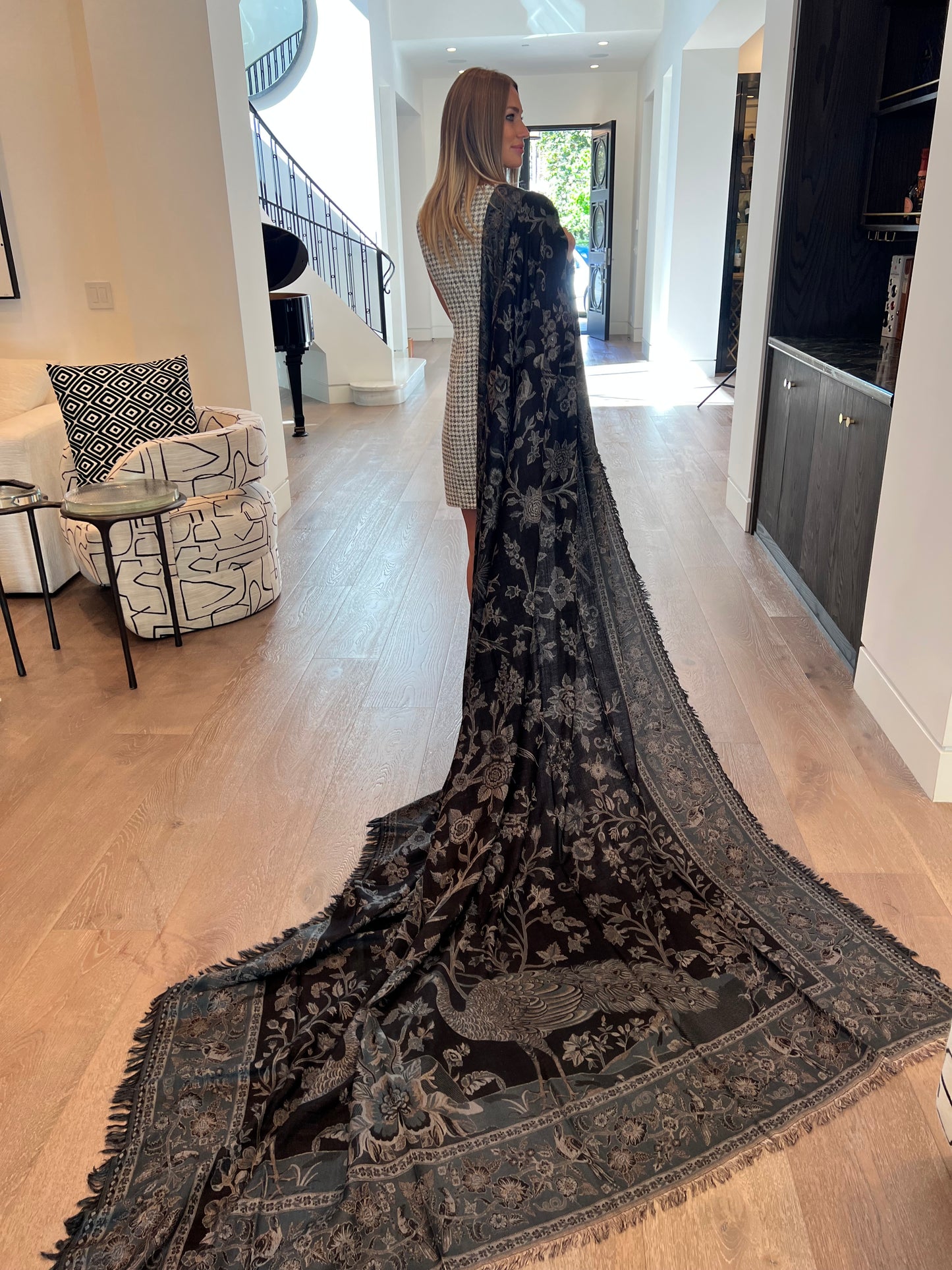 JULIET REVERSIBLE THROW - BLACK & GREY