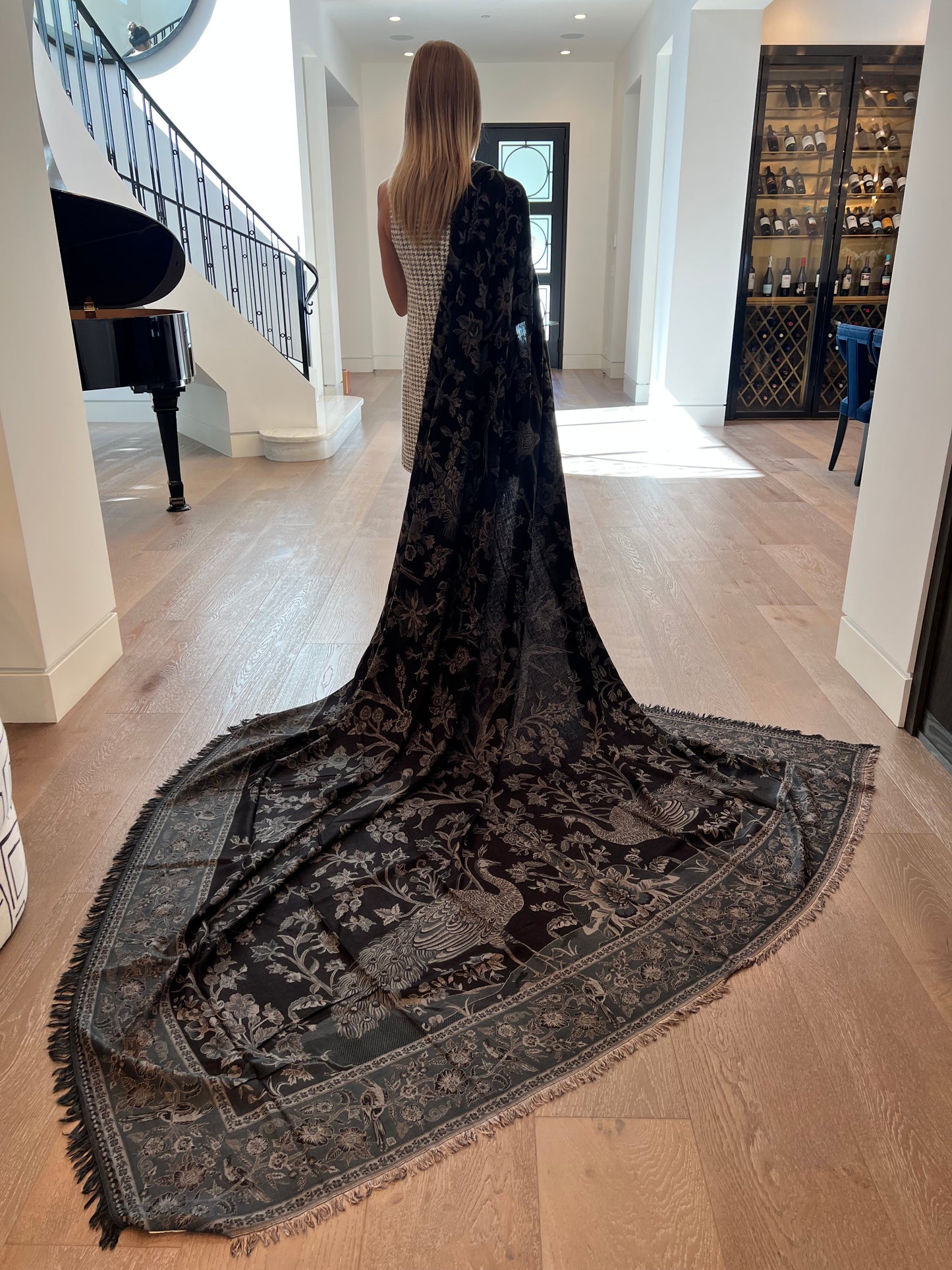 JULIET REVERSIBLE THROW - BLACK & GREY