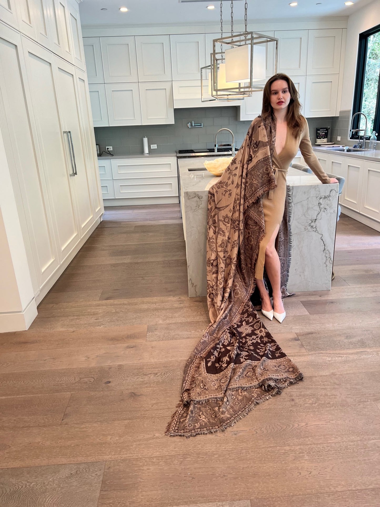 JULIET REVERSIBLE THROW - BROWN & BEIGE