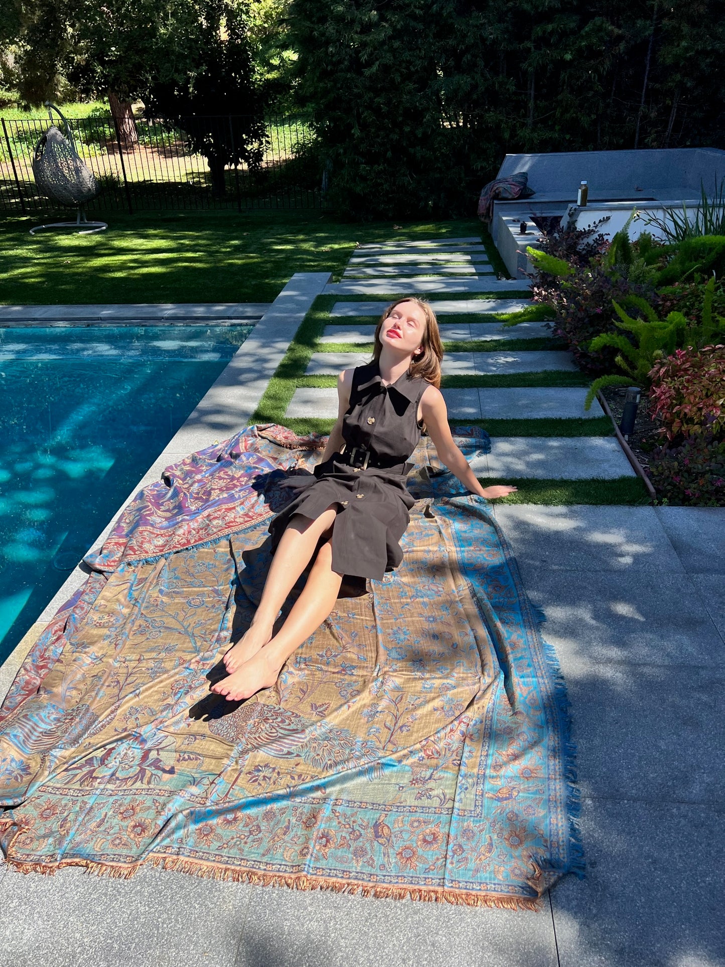 JULIET REVERSIBLE THROW - BLUE & AQUA