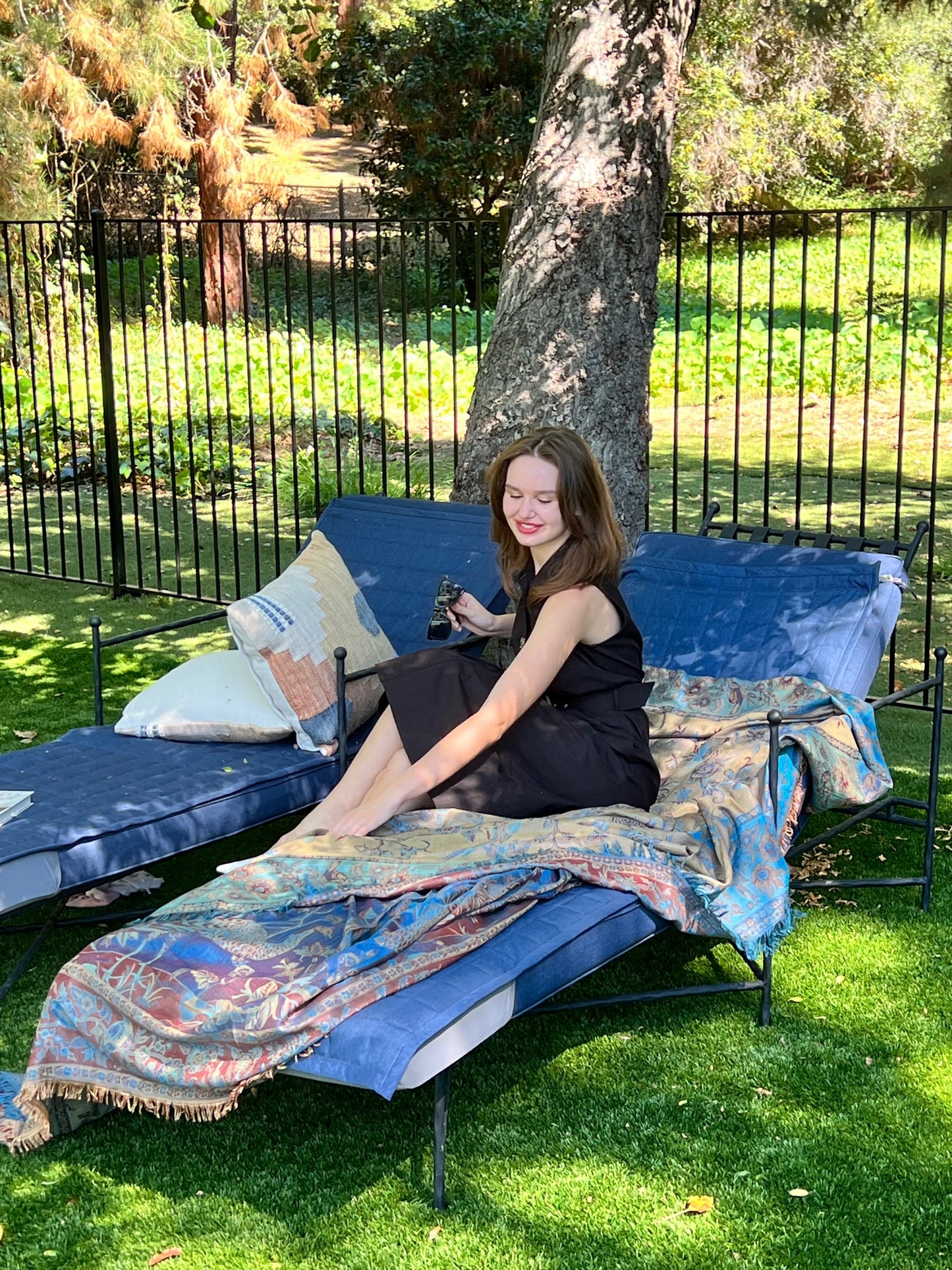 JULIET REVERSIBLE THROW - BLUE & AQUA