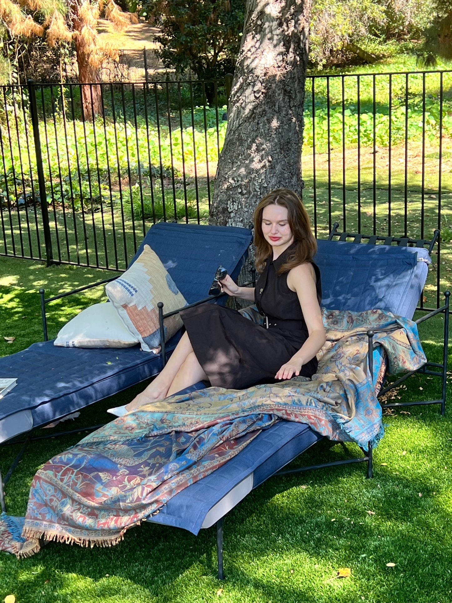 JULIET REVERSIBLE THROW - BLUE & AQUA
