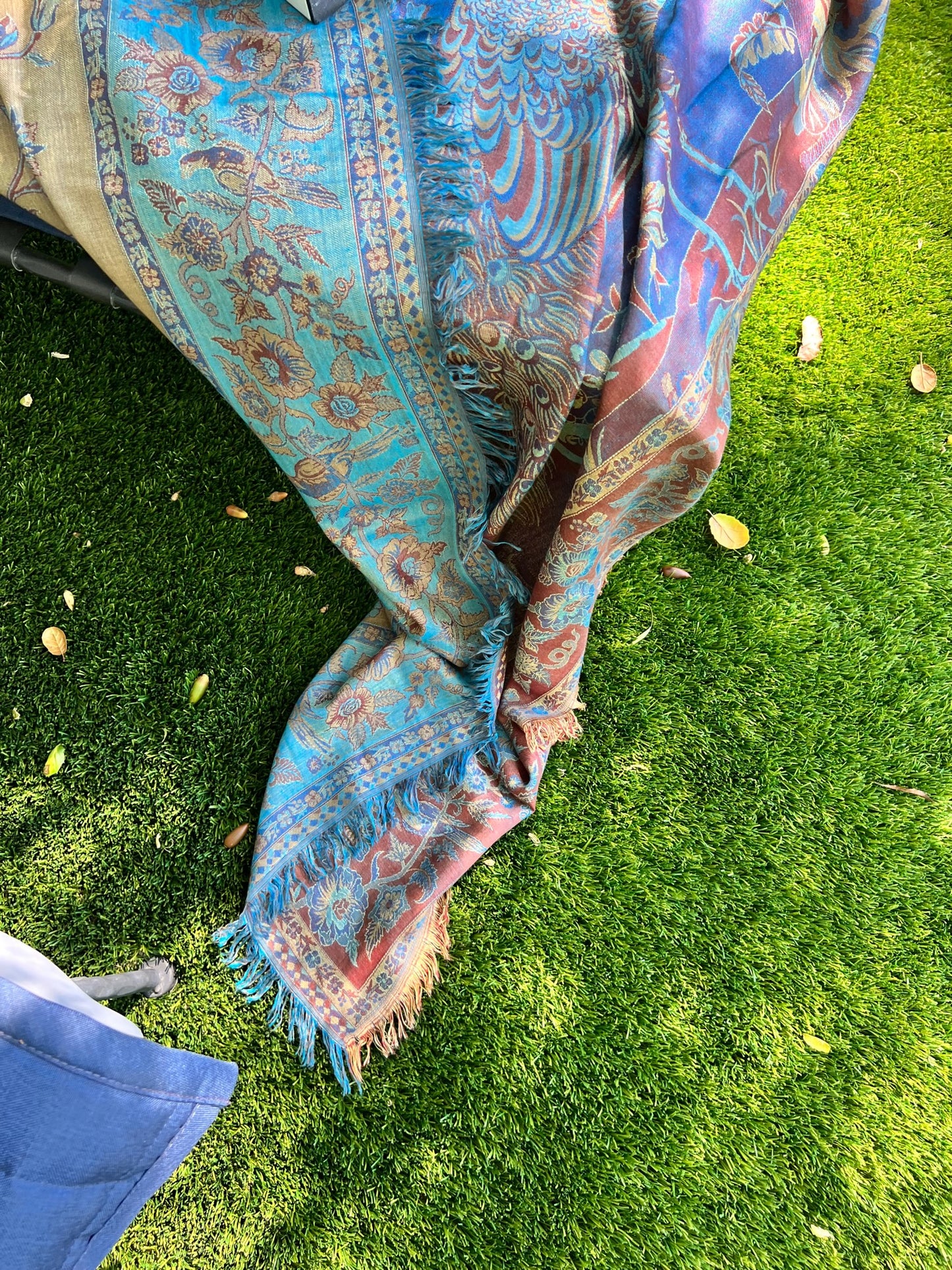 JULIET REVERSIBLE THROW - BLUE & AQUA